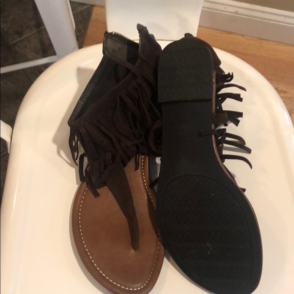 Fringe sandals
